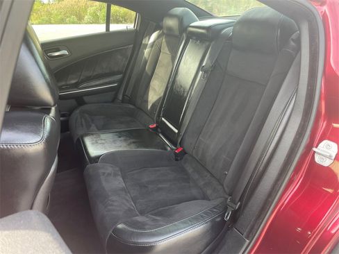 Used 2018 Dodge Charger GT image 35