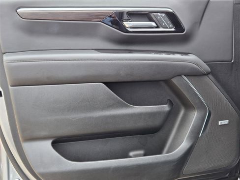 Used 2025 Chevrolet Tahoe Premier RWD image 25