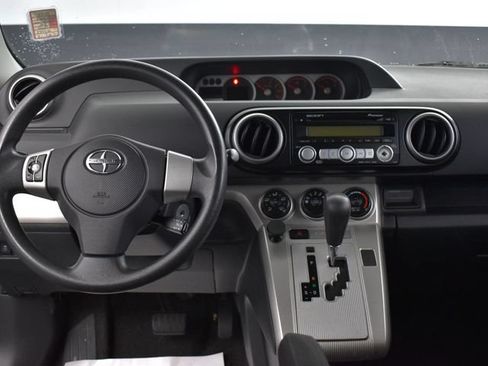 Used 2008 Scion xB FWD image 8