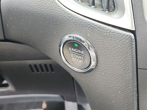 Used 2019 Ford Edge SEL image 24