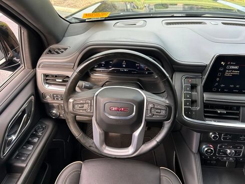 Used 2024 GMC Yukon XL SLT w/ SLT Premium Package RWD image 26