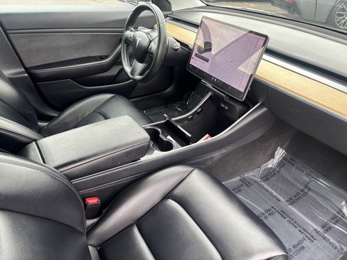 Used 2018 Tesla Model 3 Long Range image 13