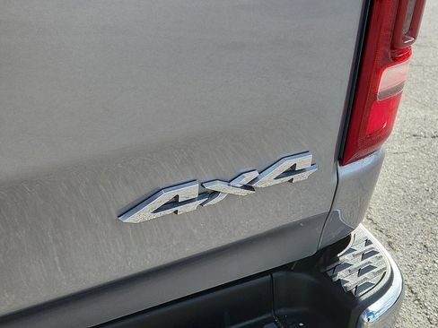 Used 2020 RAM 1500 Laramie image 34