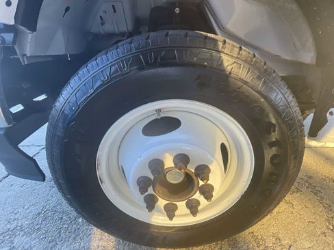 Used 2023 Ford E-350 and Econoline 350 Super Duty w/ Power Windows & Locks Group image 27