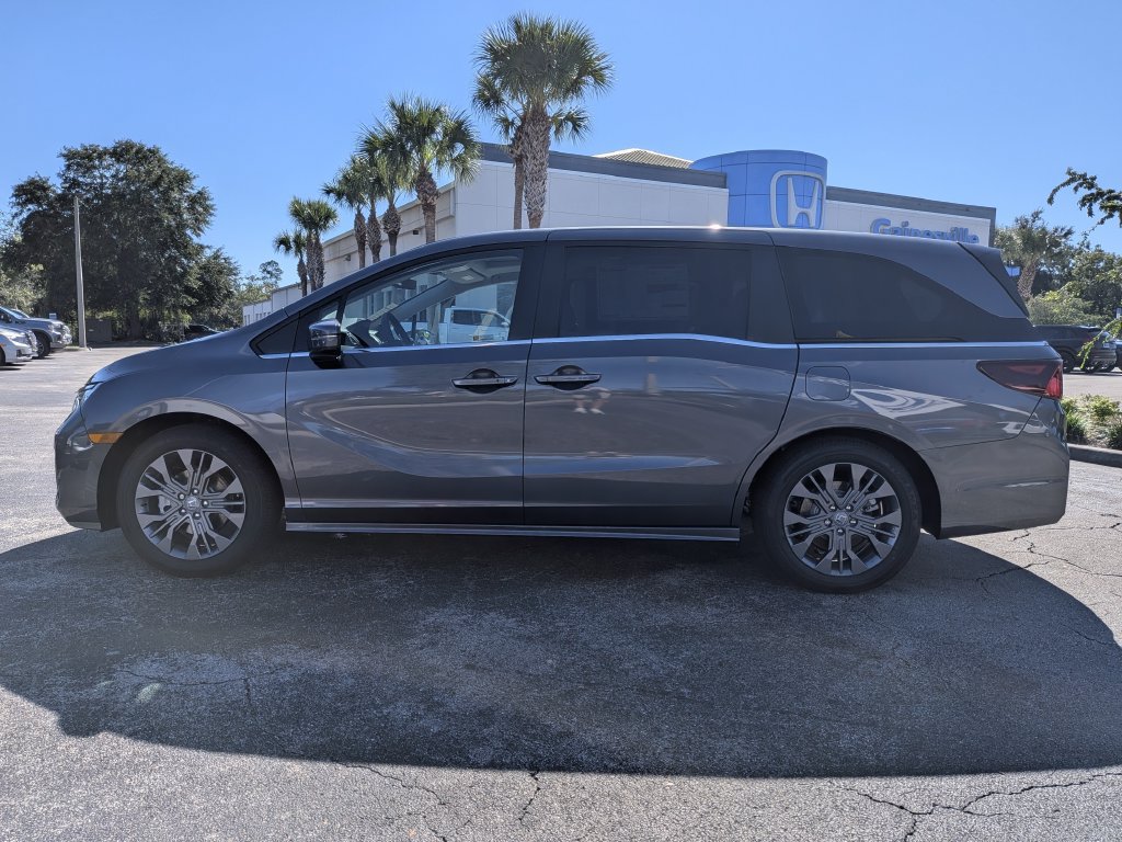 New 2027 Honda Odyssey Touring image 7