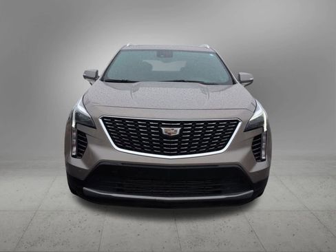 Used 2023 Cadillac XT4 Premium Luxury w/ Cold Weather Package image 9