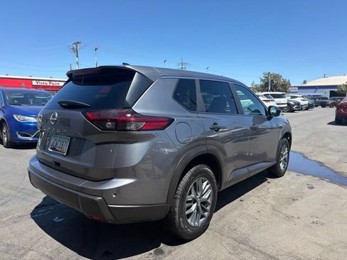 Used 2024 Nissan Rogue S FWD image 5