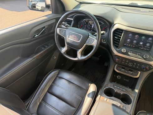 Used 2020 GMC Acadia Denali w/ Technology Package AWD/4WD image 6