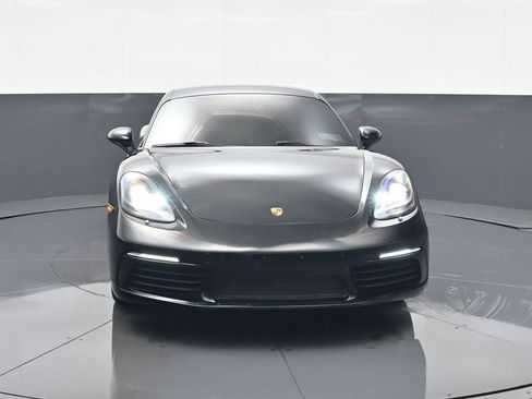 Used 2018 Porsche 718 Cayman image 2