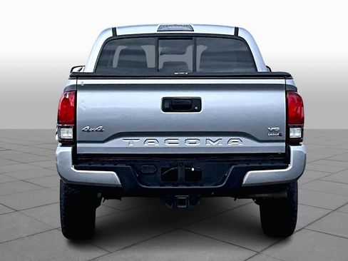 Certified 2021 Toyota Tacoma SR AWD/4WD image 5