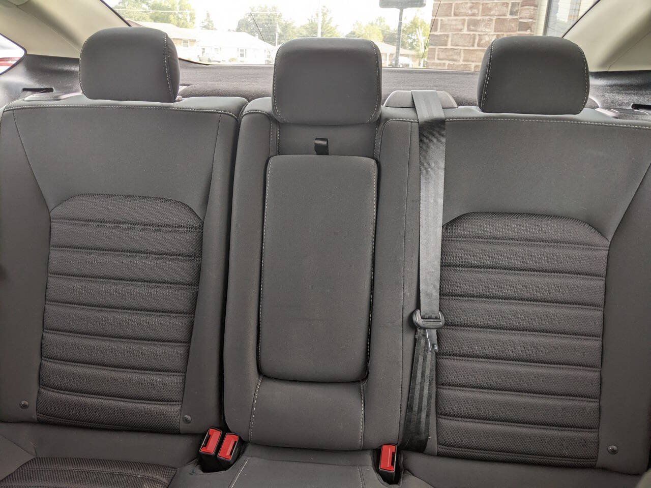 Used 2019 Ford Fusion SE FWD image 20