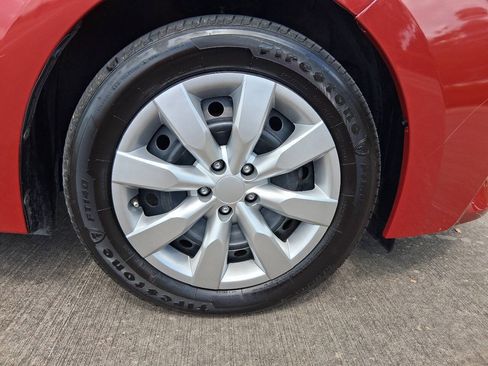 Used 2016 Toyota Corolla LE FWD image 17