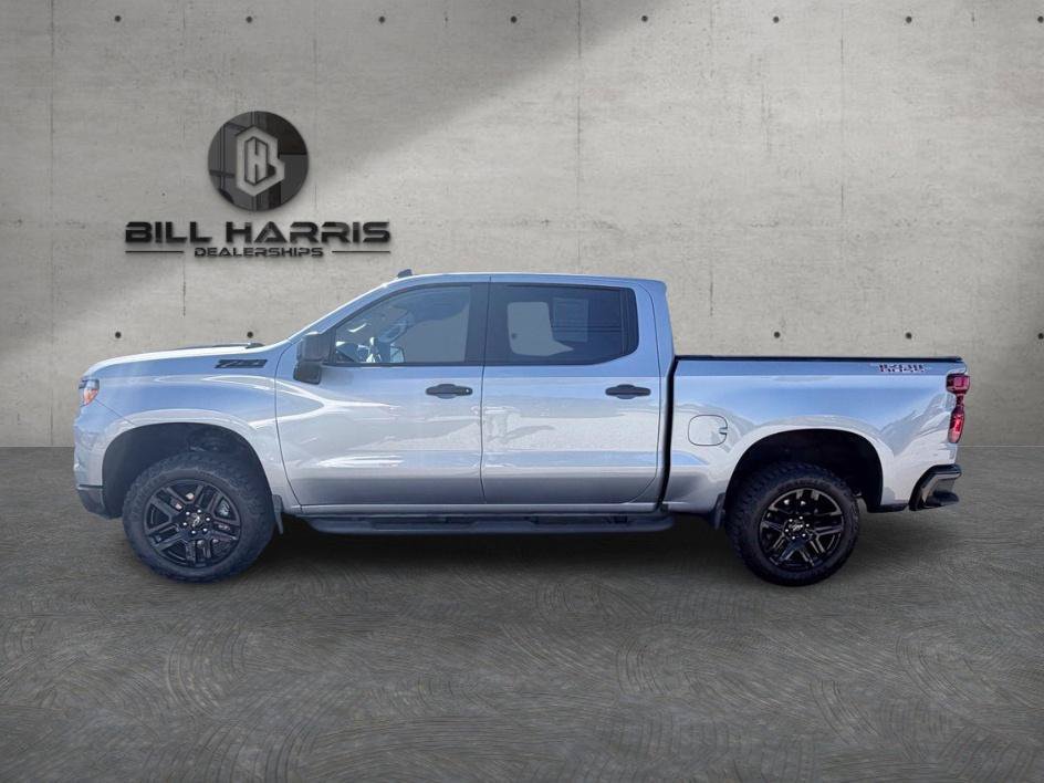 Used 2025 Chevrolet Silverado 1500 Custom Trail Boss w/ LPO, Dark Essentials Package AWD/4WD image 3