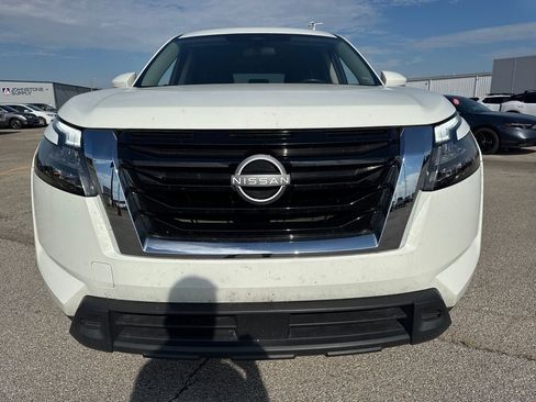Used 2024 Nissan Pathfinder SV FWD image 13