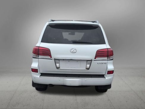 Used 2013 Lexus LX 570 4WD w/ Luxury Pkg image 5