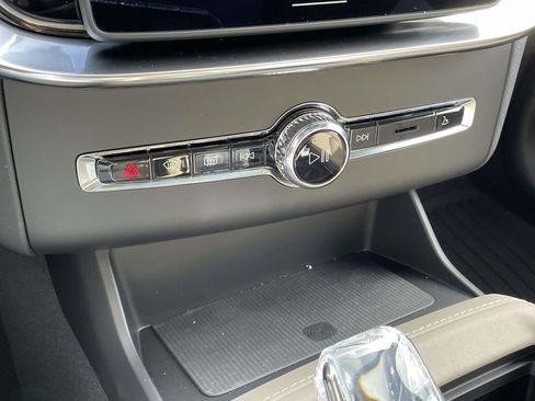 New 2026 Volvo XC90 B6 Plus w/ Protection Package Premier image 18