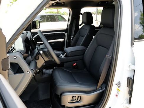 New 2026 Land Rover Defender 110 X-Dynamic SE AWD/4WD image 38