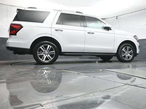 Used 2024 Ford Expedition Limited image 40