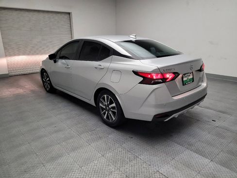 Used 2020 Nissan Versa SV image 5