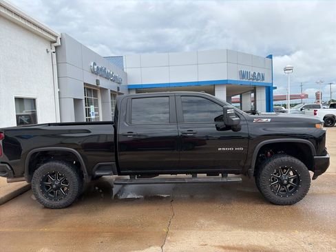 Used 2024 Chevrolet Silverado 2500 Custom w/ Custom Value Package AWD/4WD image 4