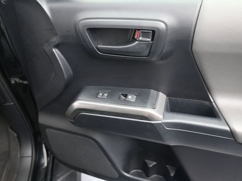 Used 2020 Toyota Tacoma SR5 image 16