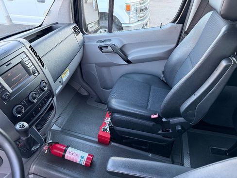 Used 2016 Mercedes-Benz Sprinter 2500 image 19