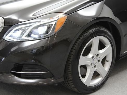 Used 2014 Mercedes-Benz E 350 4MATIC Sedan image 4