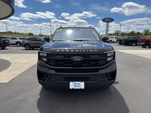 Used 2025 Ford Expedition Active AWD/4WD image 8