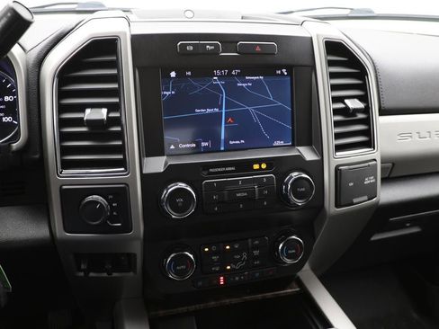 Used 2019 Ford F250 Lariat w/ Lariat Value Package image 31