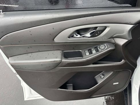 Used 2021 Chevrolet Traverse RS image 13