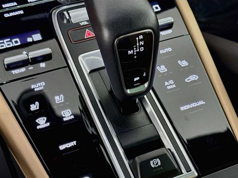 Certified 2023 Porsche Cayenne AWD/4WD image 21