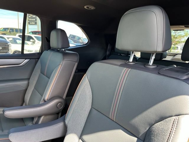 New 2026 GMC Acadia AT4 w/ Luxury Package AWD/4WD image 18