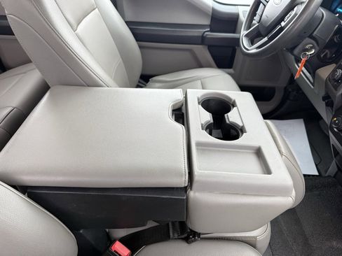 Used 2022 Ford F250 XL w/ Power Equipment Group image 47