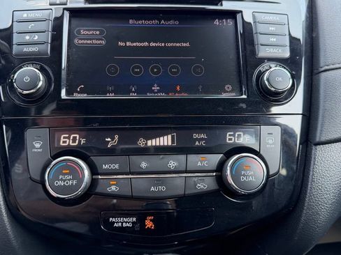 Used 2019 Nissan Rogue SV AWD/4WD image 8