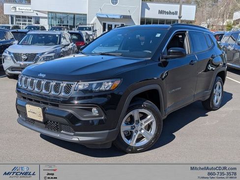 Used 2024 Jeep Compass Latitude w/ Convenience Group image 1