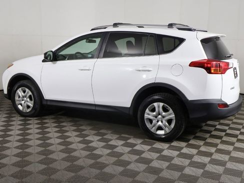 Used 2013 Toyota RAV4 LE FWD image 10