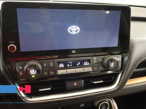 Certified 2024 Toyota Grand Highlander AWD image 22