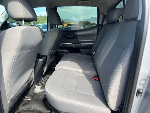Used 2019 Toyota Tacoma SR5 AWD/4WD image 27