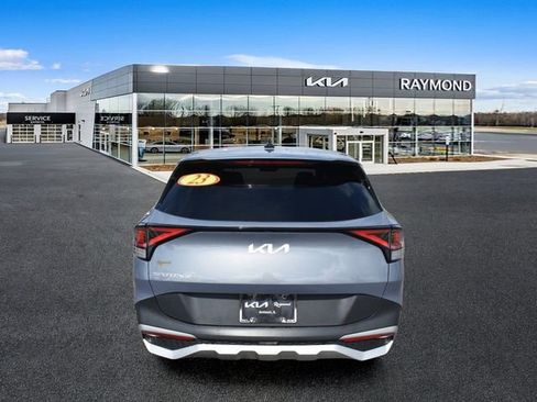 Certified 2023 Kia Sportage EX FWD image 4