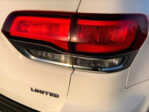 Used 2022 Jeep Grand Cherokee Limited RWD image 43
