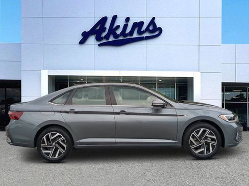 Used 2024 Volkswagen Jetta SEL FWD image 1