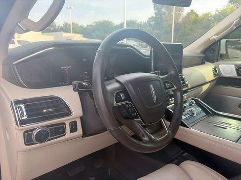 Used 2020 Lincoln Navigator Reserve w/ Equipment Group 208A Reserve AWD/4WD image 10