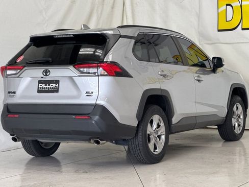 Used 2022 Toyota RAV4 XLE w/ Convenience Package AWD/4WD image 4