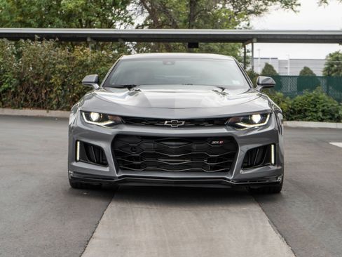 Used 2019 Chevrolet Camaro ZL1 RWD image 41