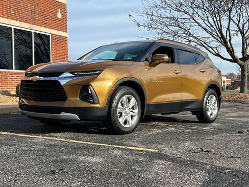 Used 2019 Chevrolet Blazer LT FWD image 2
