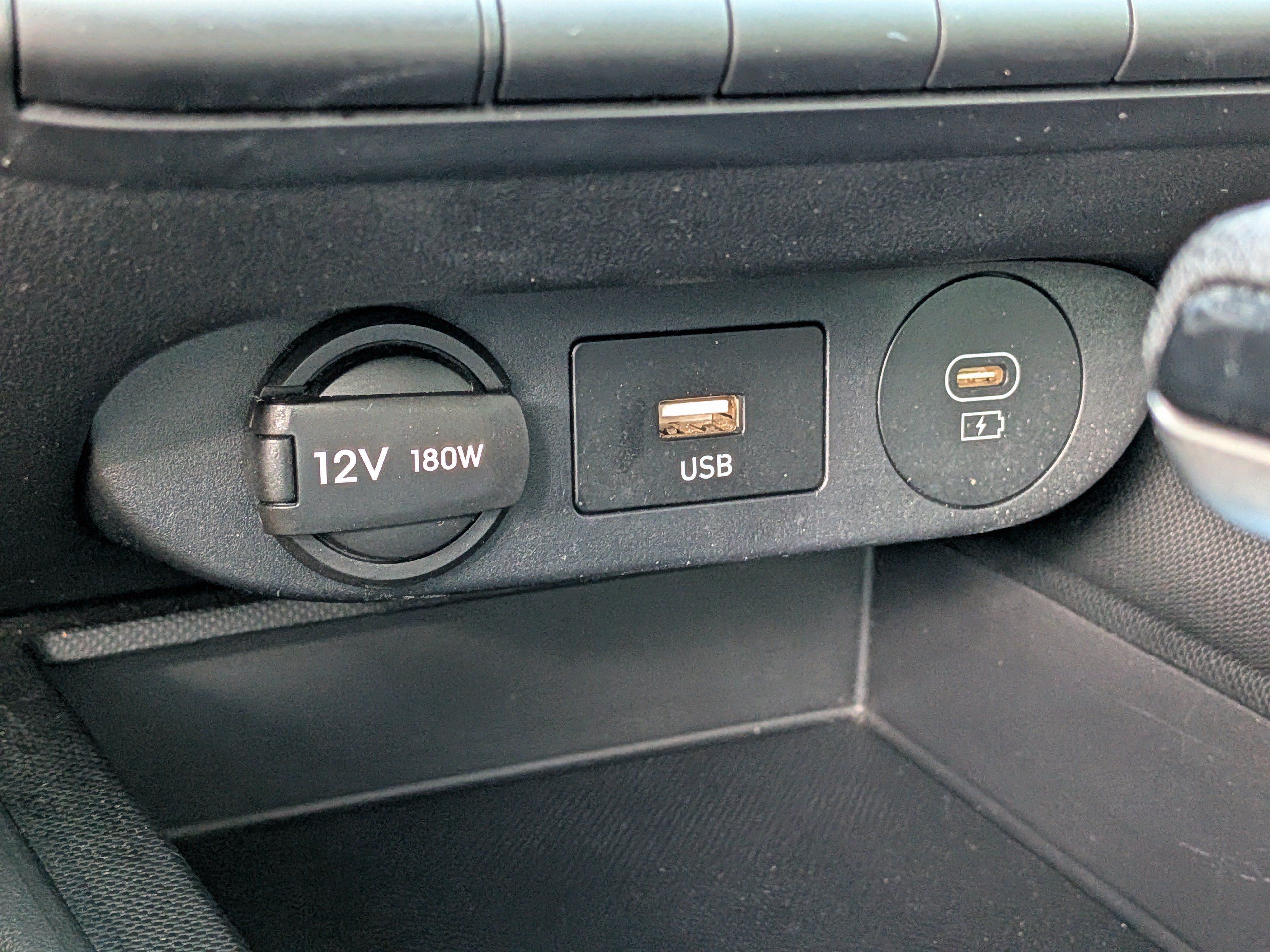 Used 2024 Hyundai Elantra SE FWD image 28
