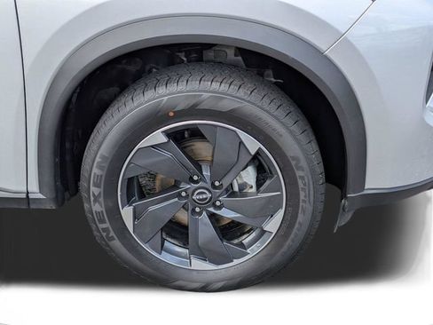 Used 2024 Nissan Rogue SV AWD/4WD image 10