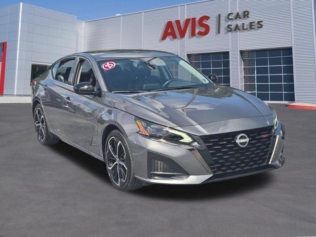 Used 2025 Nissan Altima 2.5 SR FWD image 3