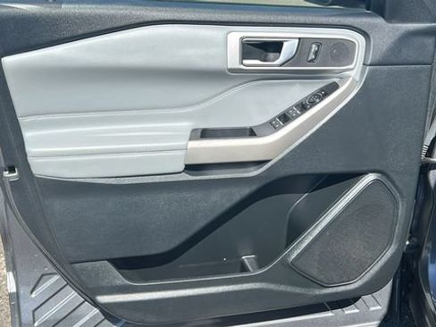 Certified 2022 Ford Explorer XLT w/ Equipment Group 202A AWD/4WD image 18