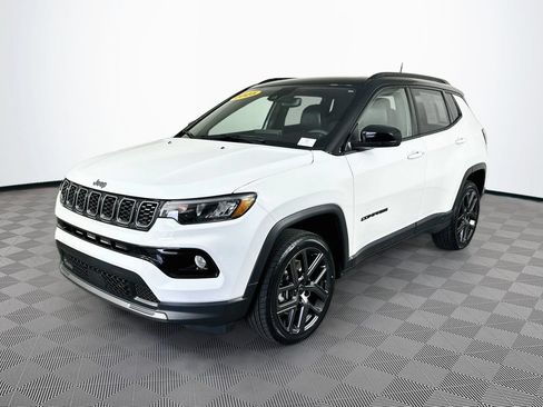 Certified 2025 Jeep Compass Limited w/ Sun & Sound Group AWD/4WD image 5